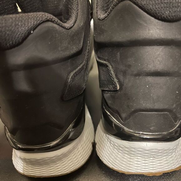 Men’s ThermoBall™ Lace Up Waterproof Boots
Sz 10 - Picture 6 of 14